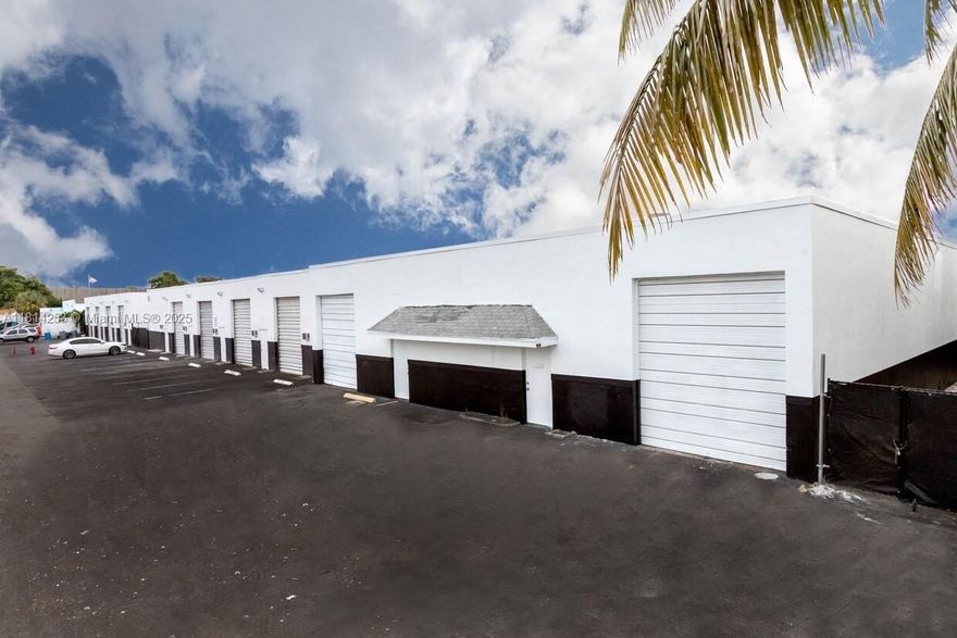 Centrally-located Fort Lauderdale industrial space now available for immediate occupancy. Flexible use at a competitive price. Units feature double height ceilings, large roller door, plumbing, and parking. $19.50/SF/Y + Electric.
