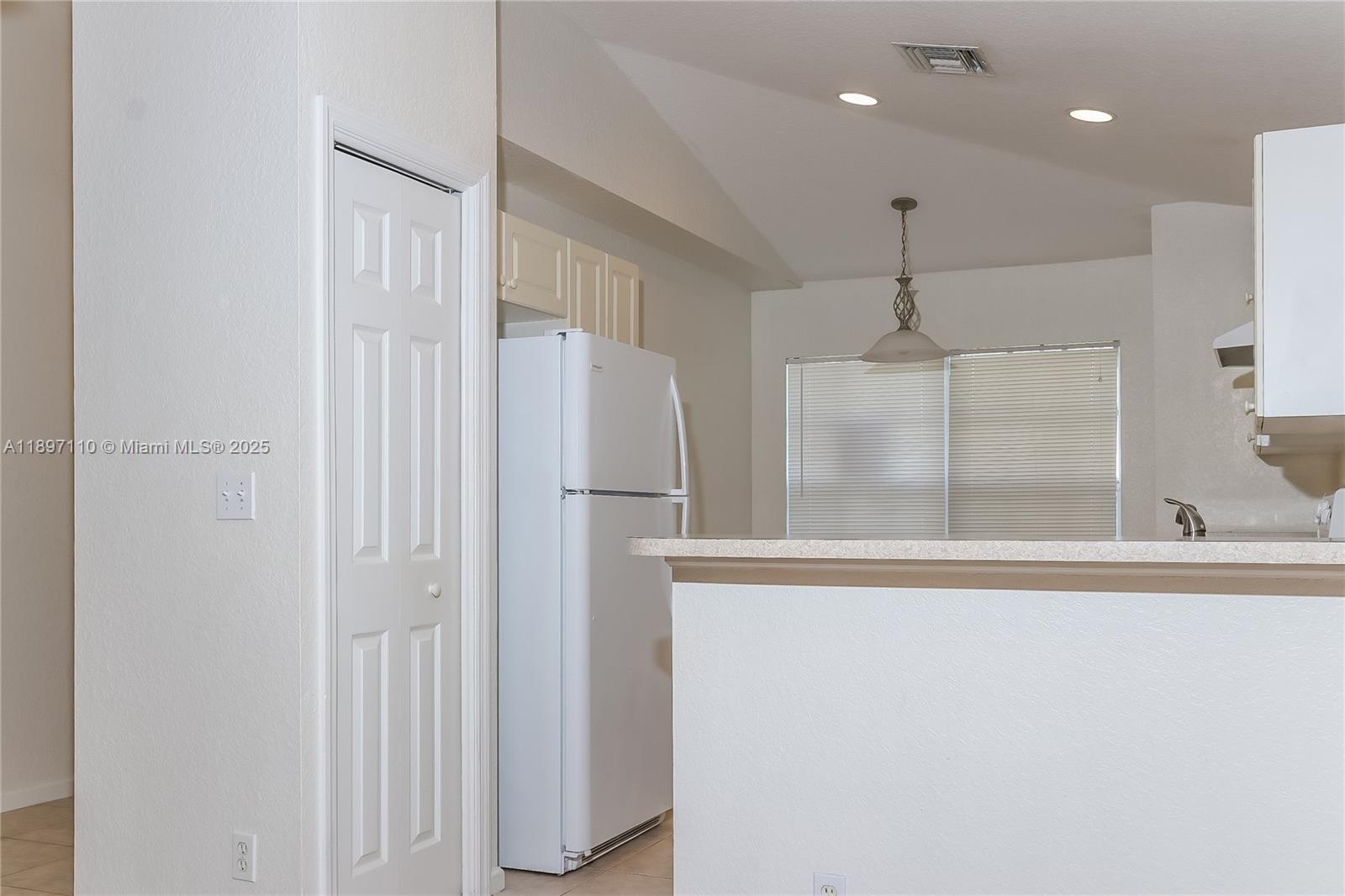 ABYSSINIA PARK - Residential Lease