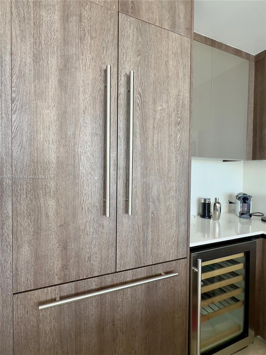 REACH CONDO - Residential