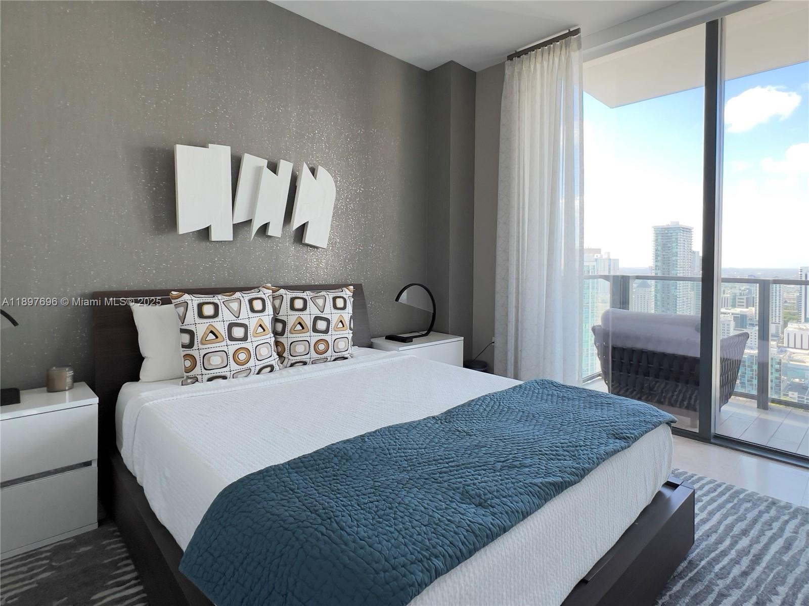 REACH CONDO - Residential