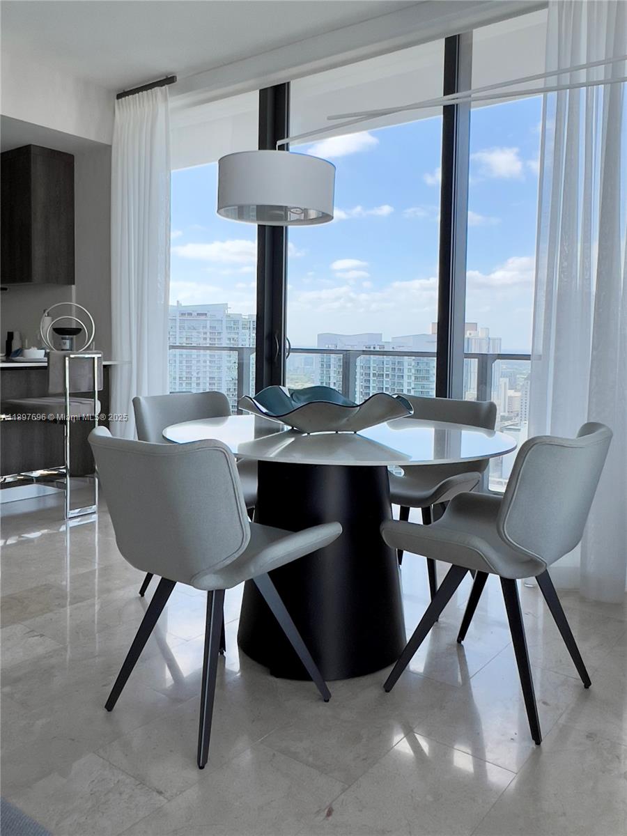 REACH CONDO - Residential