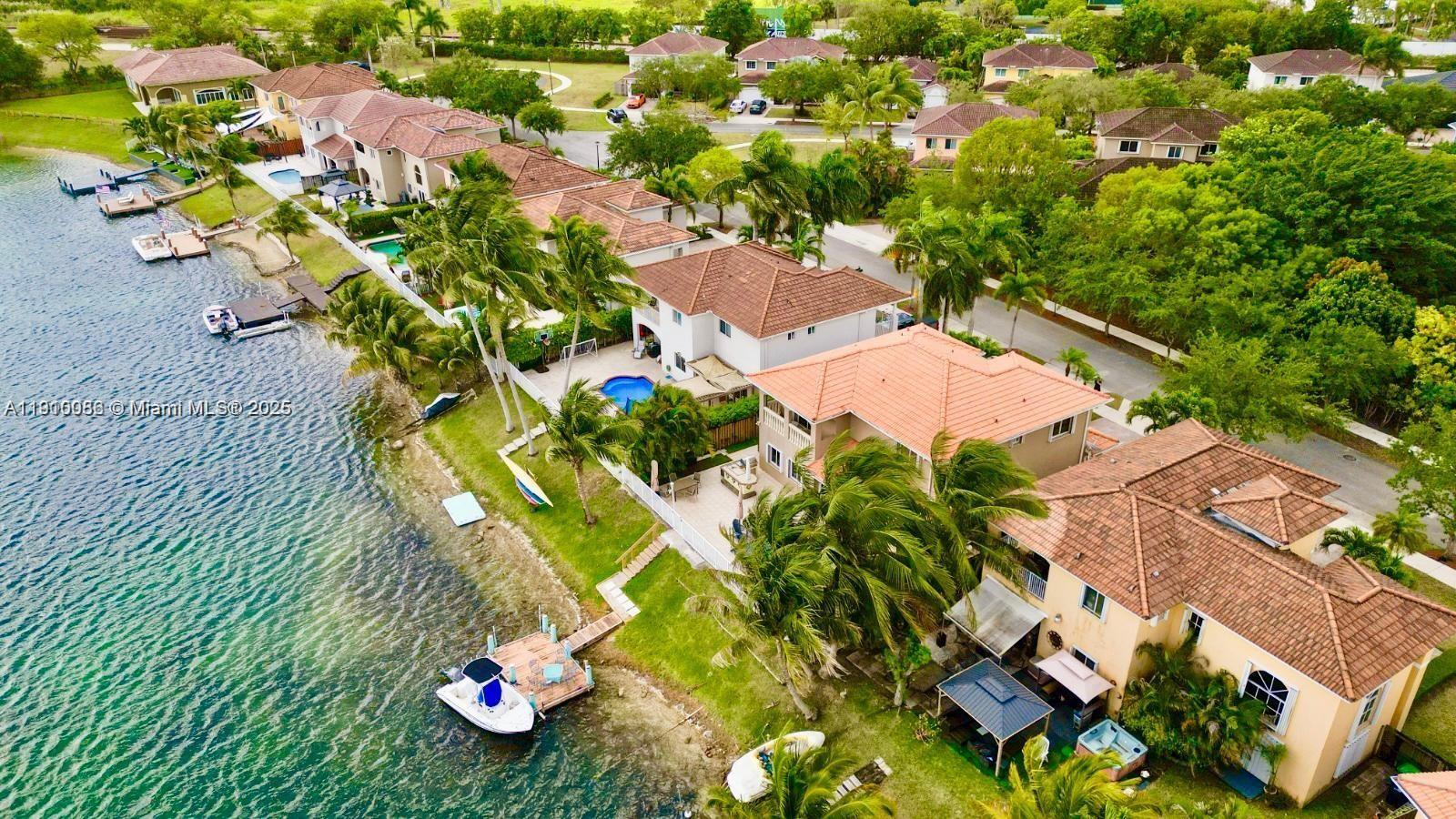 TWIN LAKE SHORES SOUTH - Residential