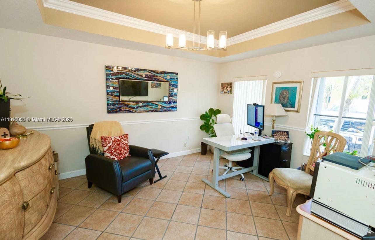 TWIN LAKE SHORES SOUTH - Residential