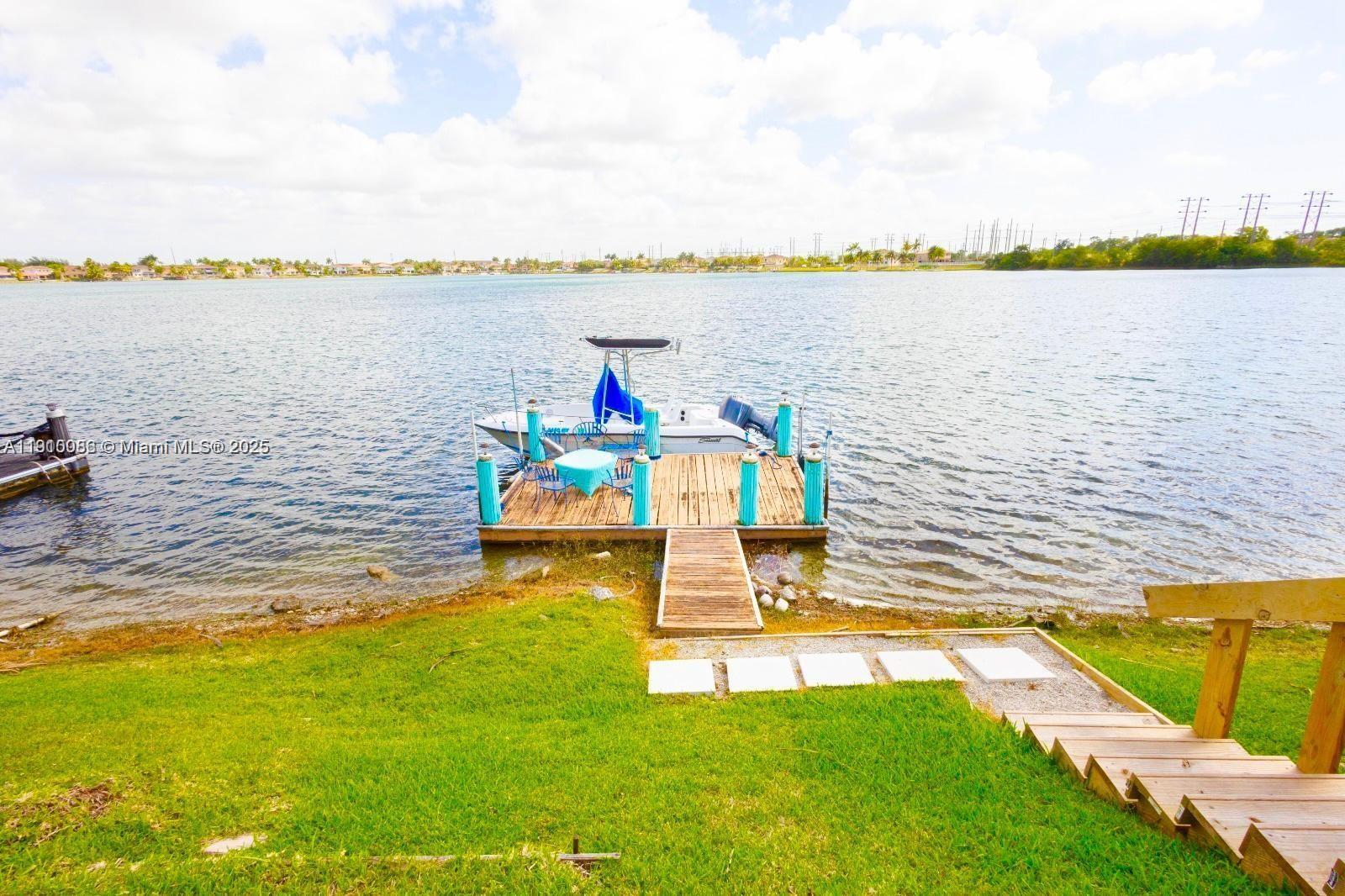 TWIN LAKE SHORES SOUTH - Residential