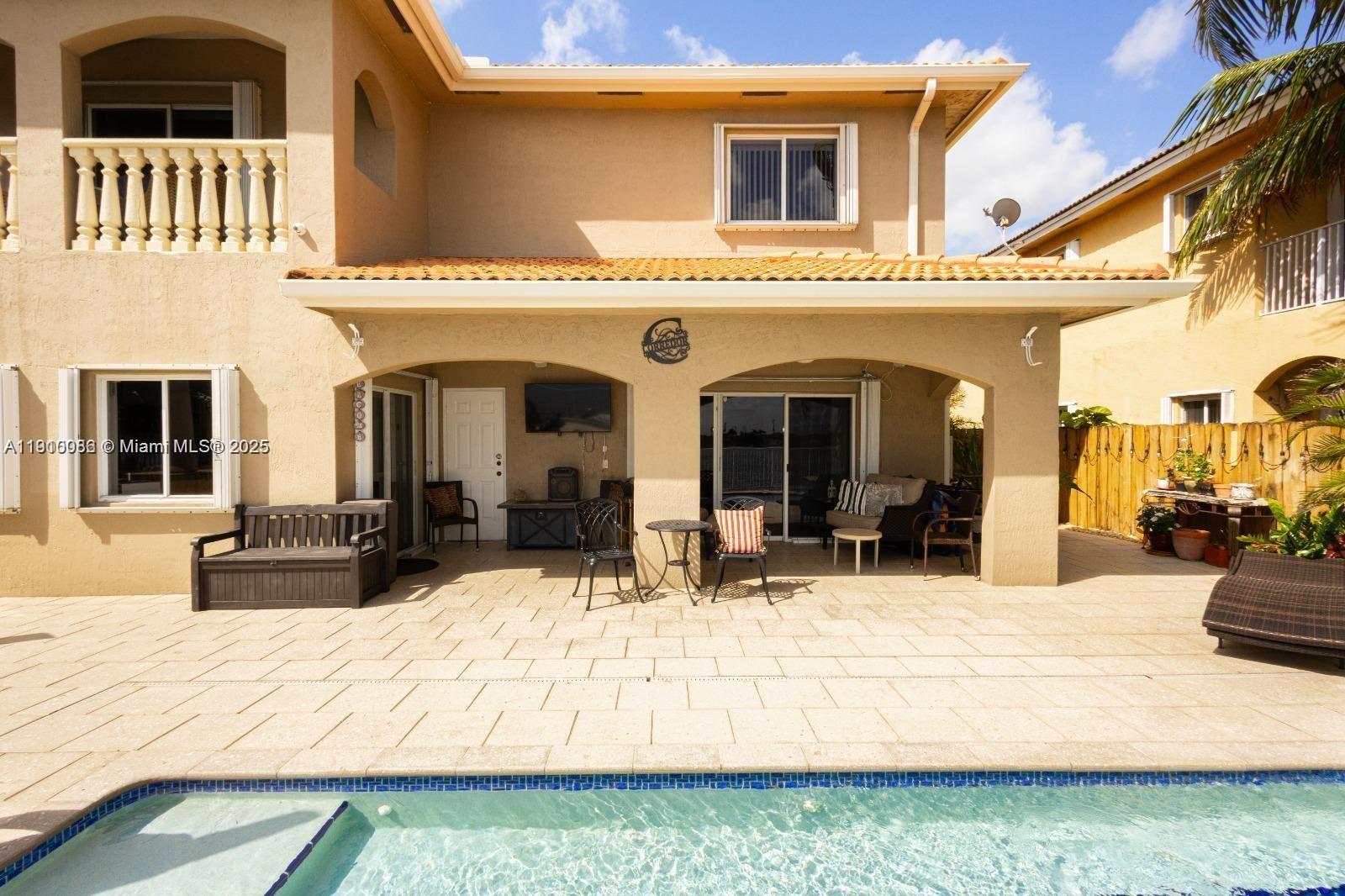 TWIN LAKE SHORES SOUTH - Residential