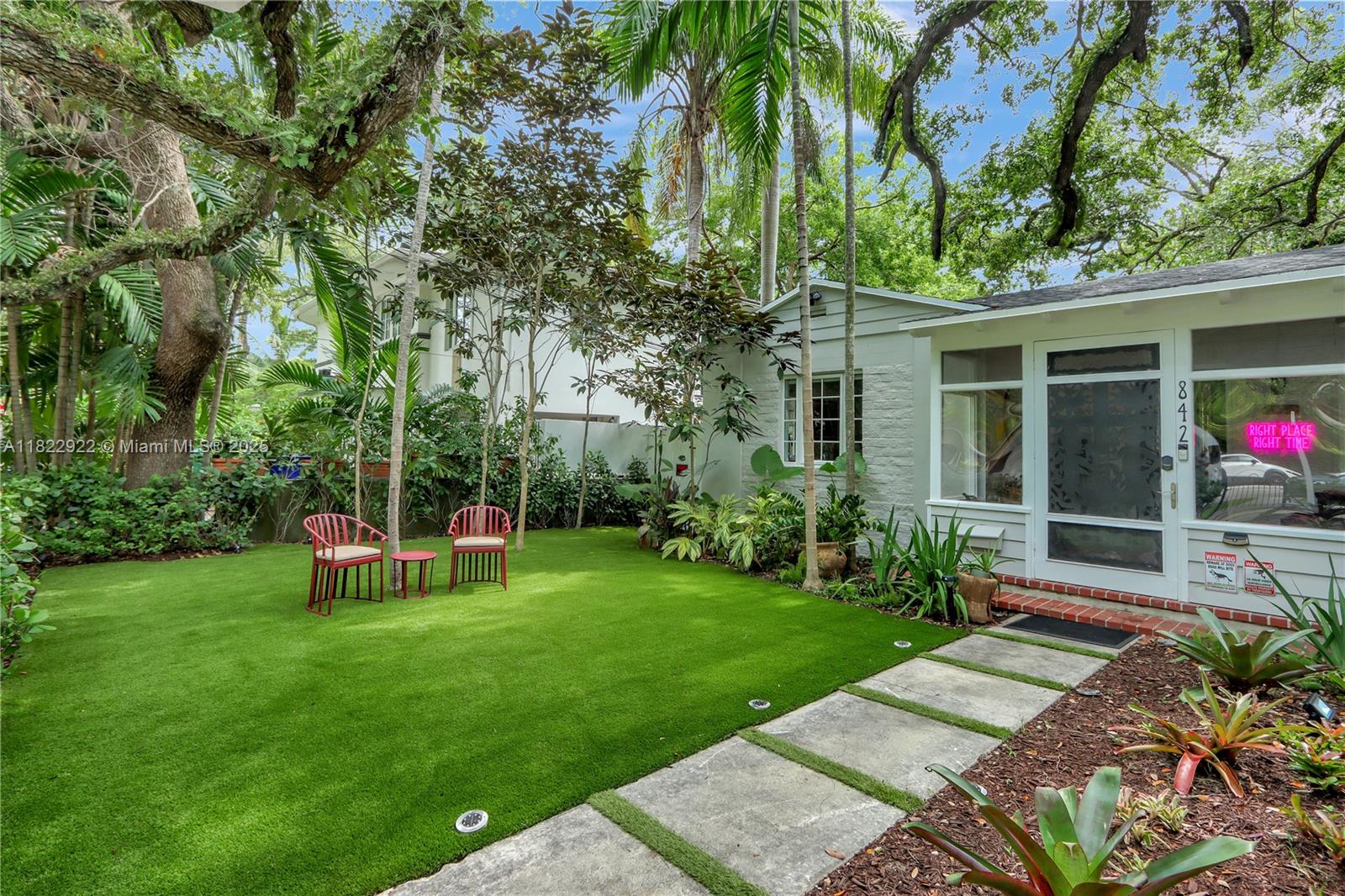 842 NW 9th Ct