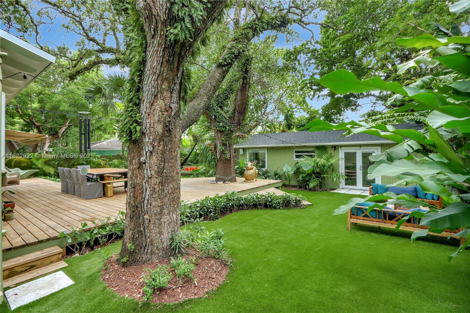 842 NW 9th Ct