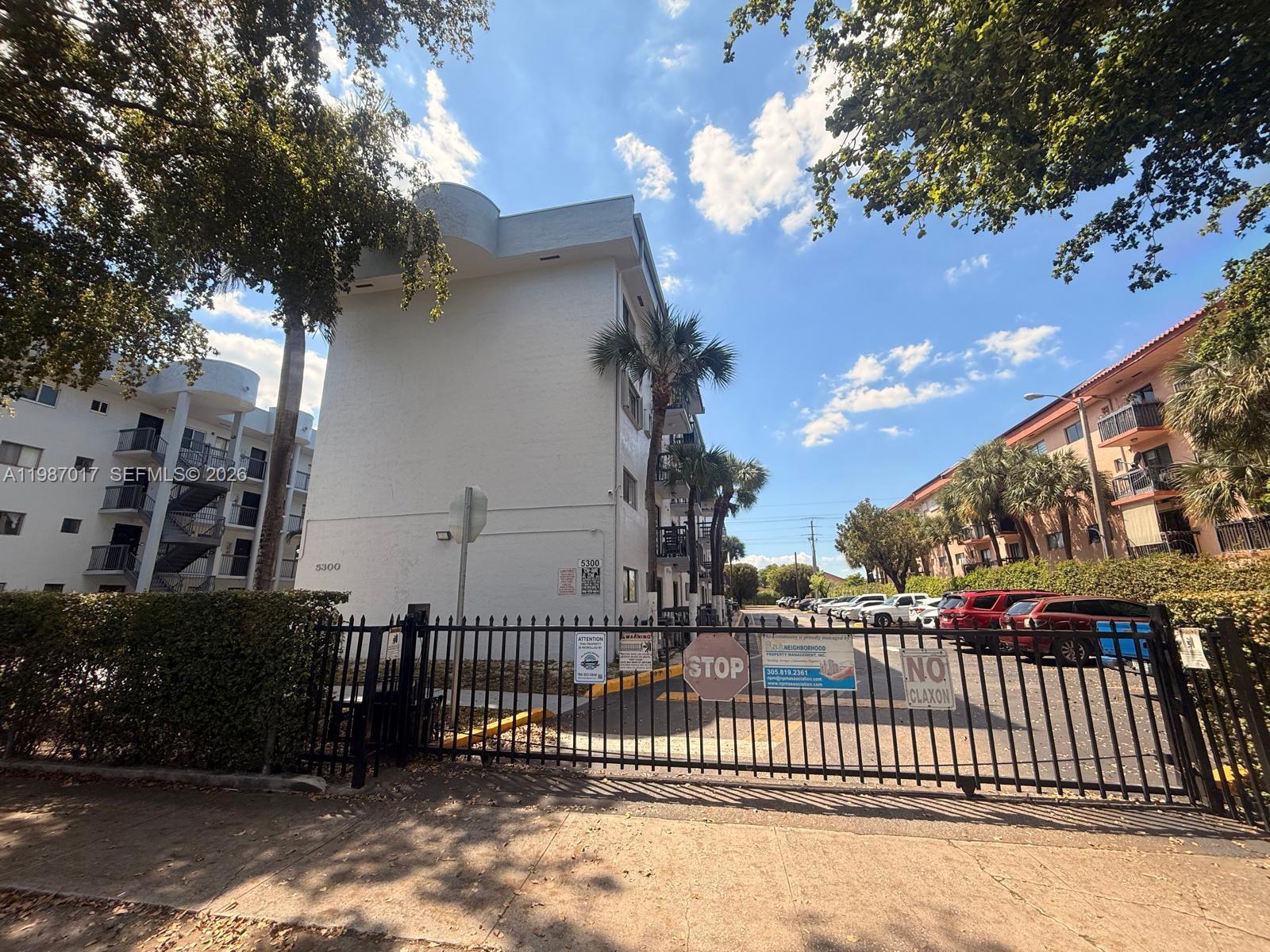 ALAMEDA TOWER I CONDO - Residential Lease