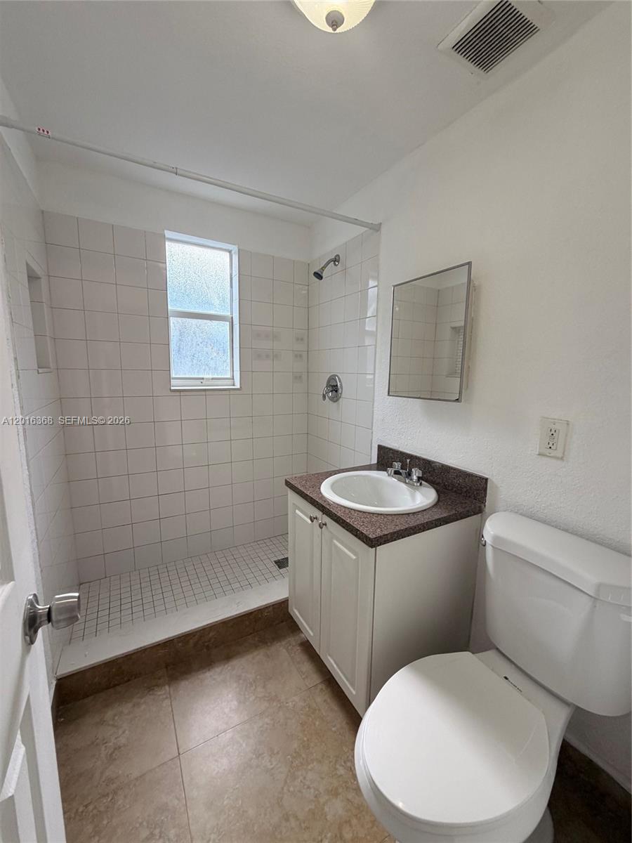 MIAMI NORTH - Residential Lease