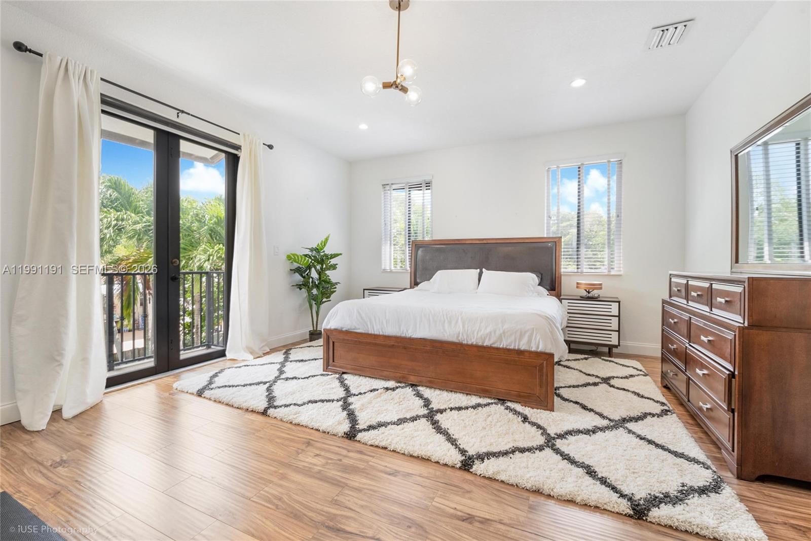 ENGLEWOOD PB 7-38 - Residential Lease