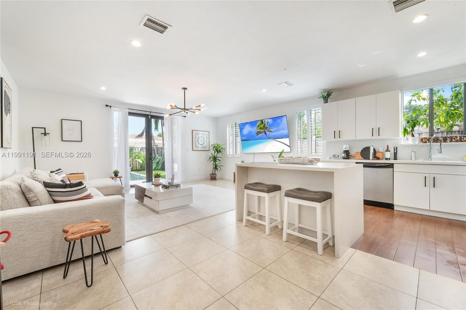 ENGLEWOOD PB 7-38 - Residential Lease