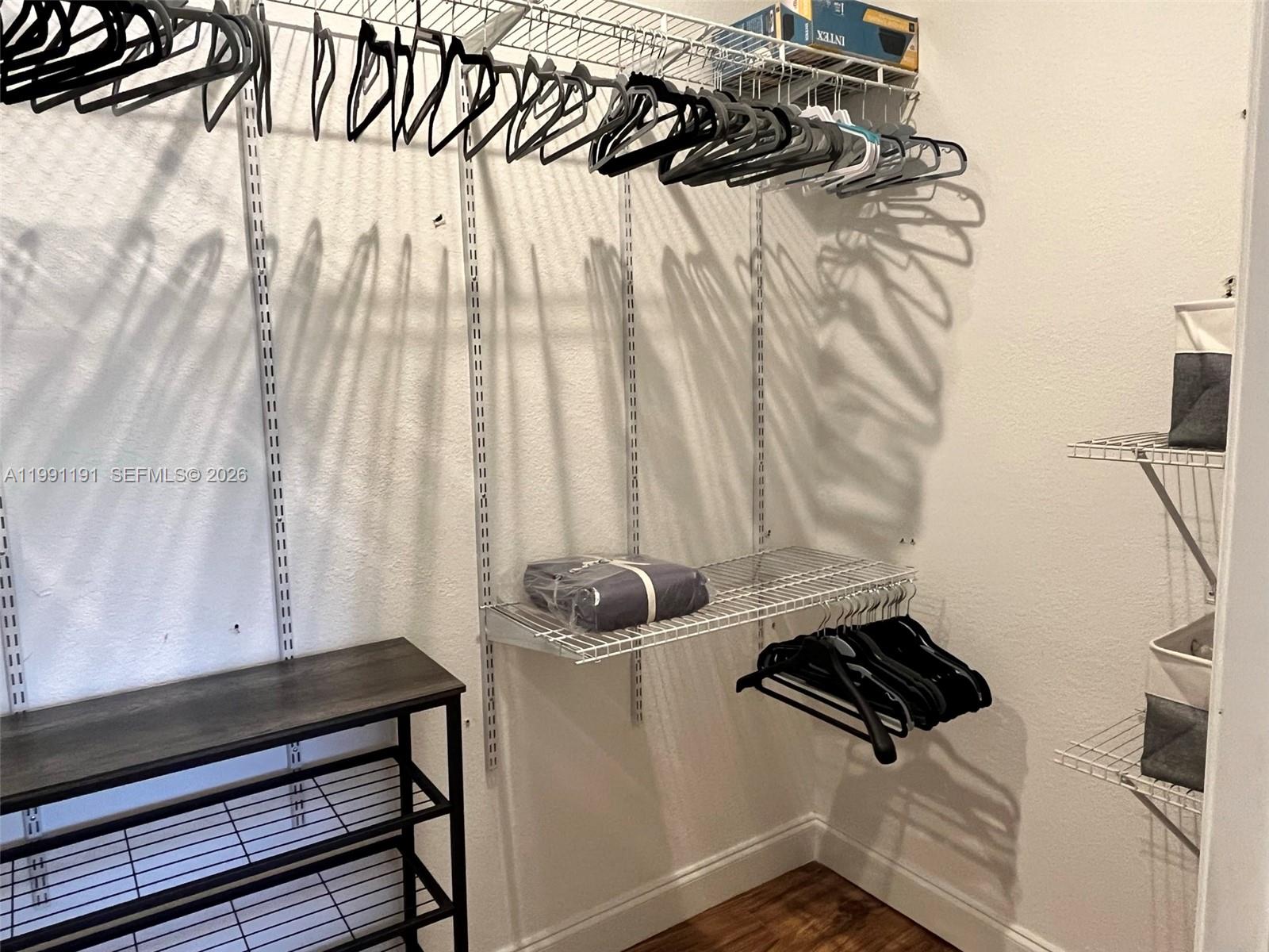 ENGLEWOOD PB 7-38 - Residential Lease