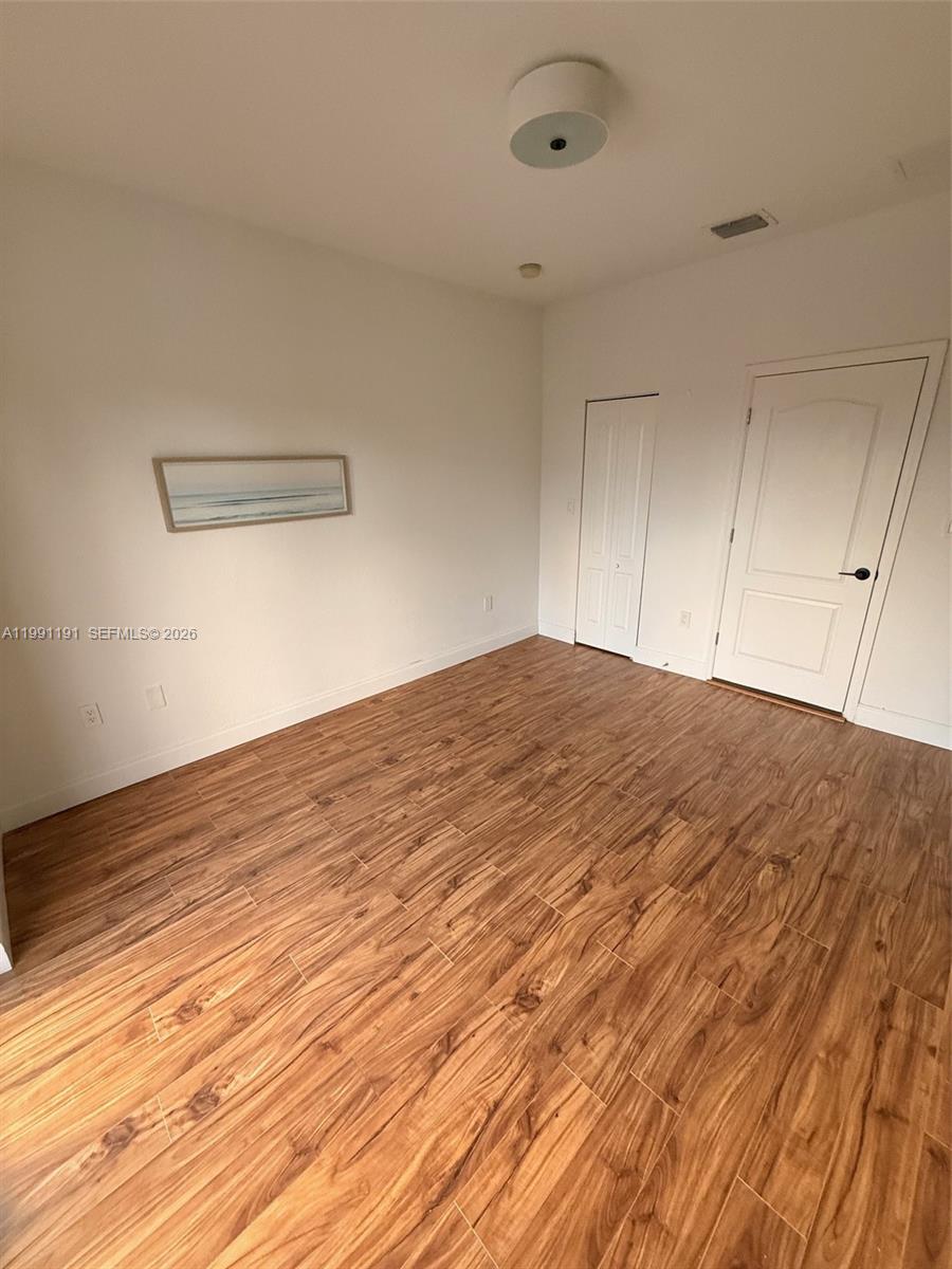 ENGLEWOOD PB 7-38 - Residential Lease