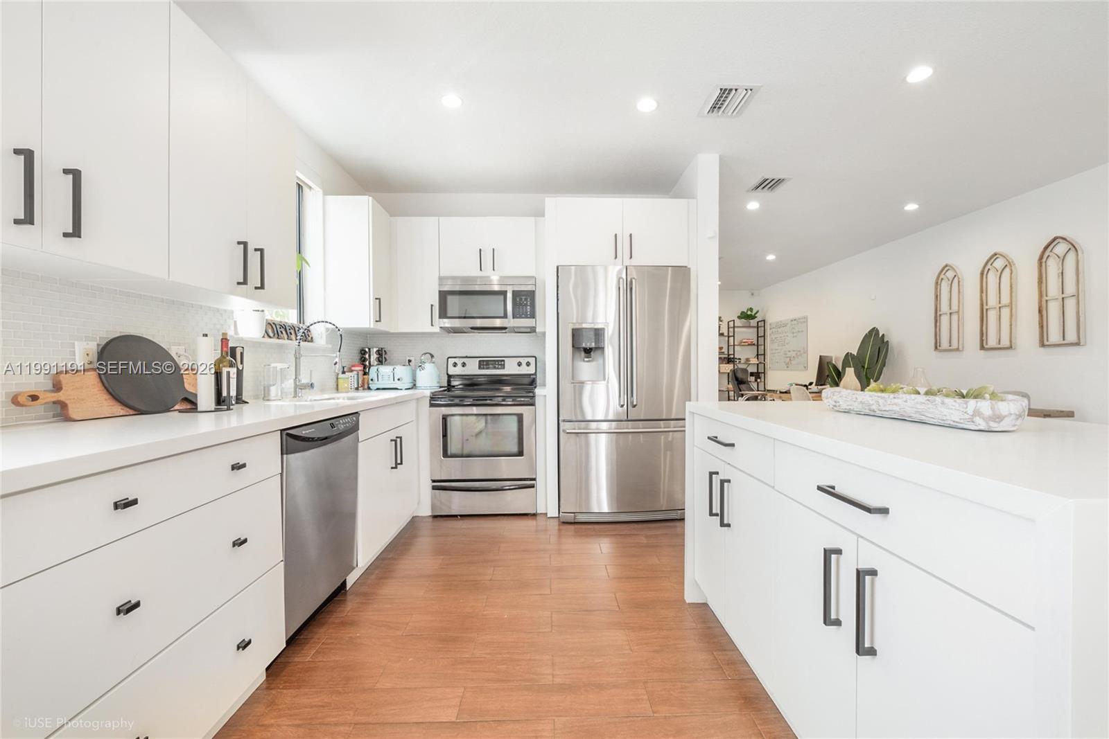 ENGLEWOOD PB 7-38 - Residential Lease