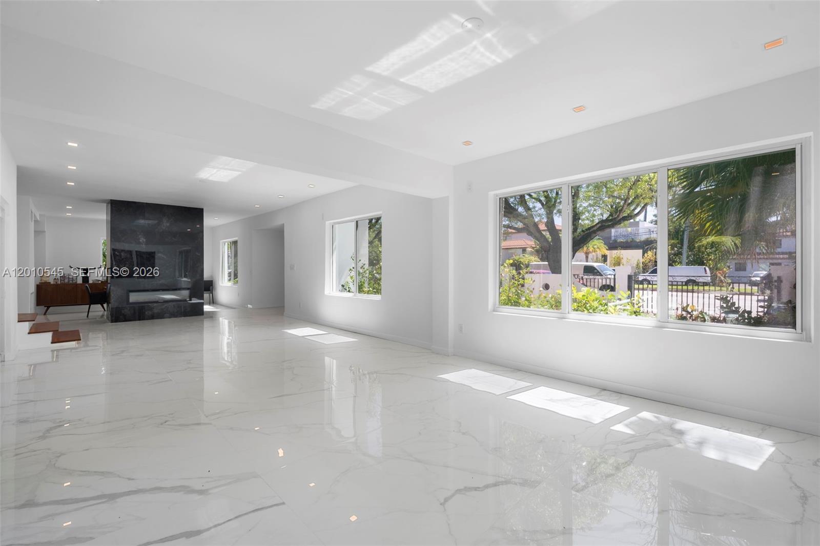 5824 Alton Rd, Miami Beach, FL, 33140/$3,200,000 3 5824 Alton Rd