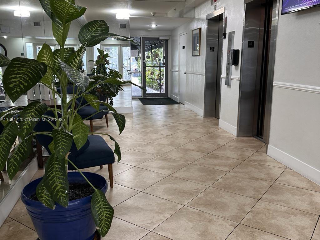 VECINO DEL MAR CONDO - Residential Lease