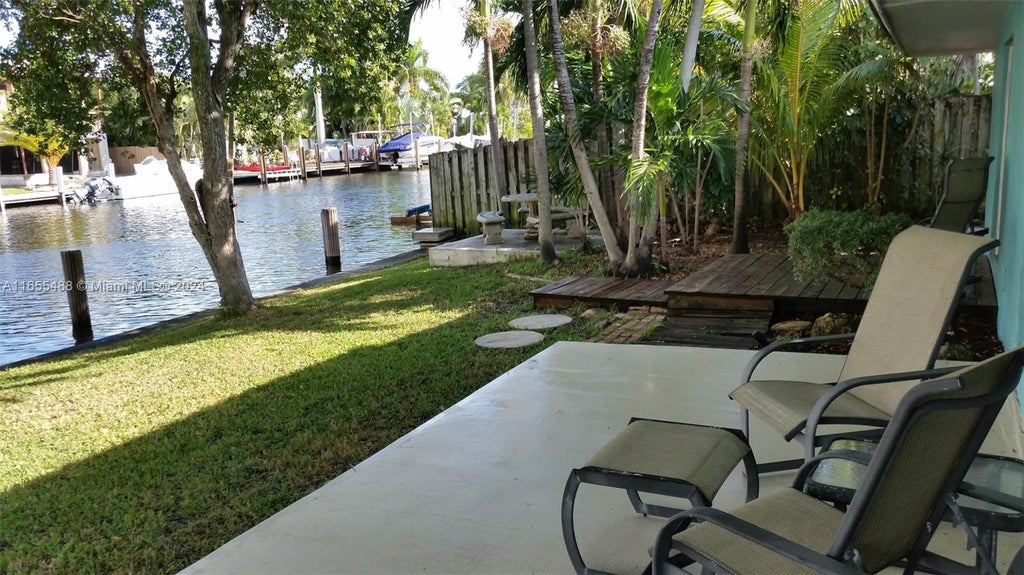 Photo of 2025 NE 24th St, Wilton Manors, FL 33305 (MLS # A11655488)
