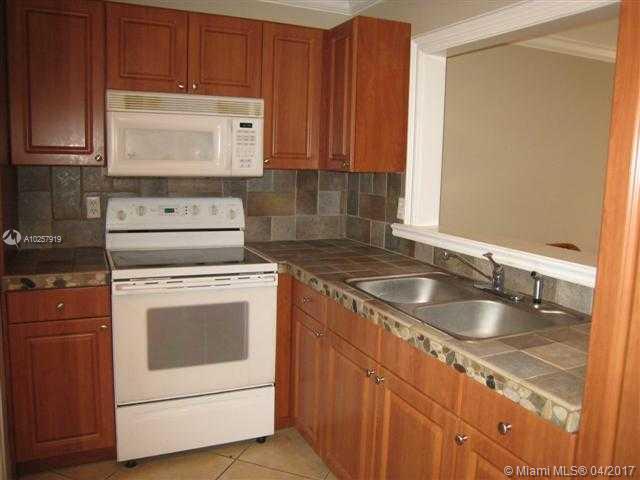 VILLAGE OF KINGS CREEK CO - Residential Lease