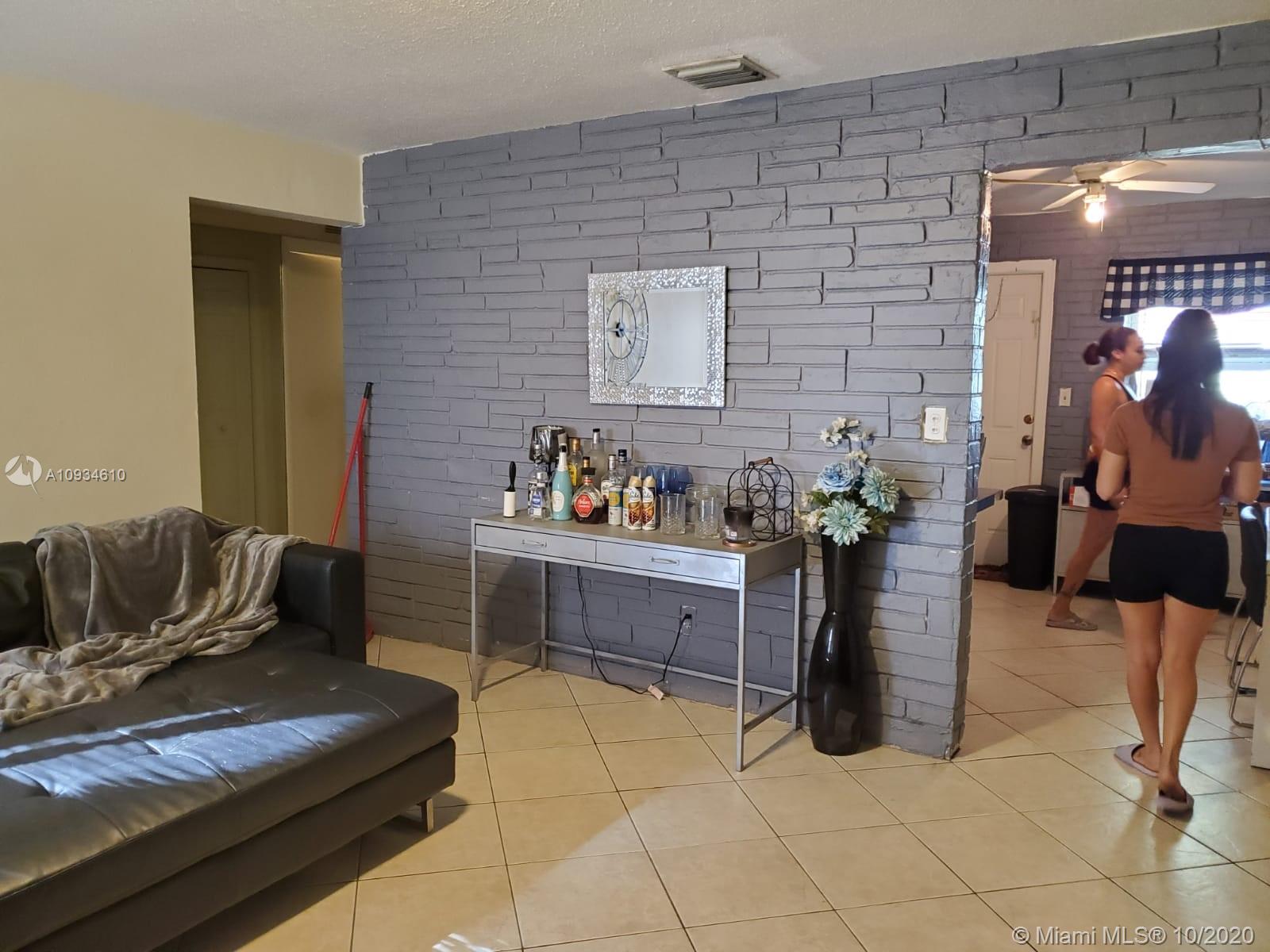 NORTH HOLLYWOOD - Residential Income