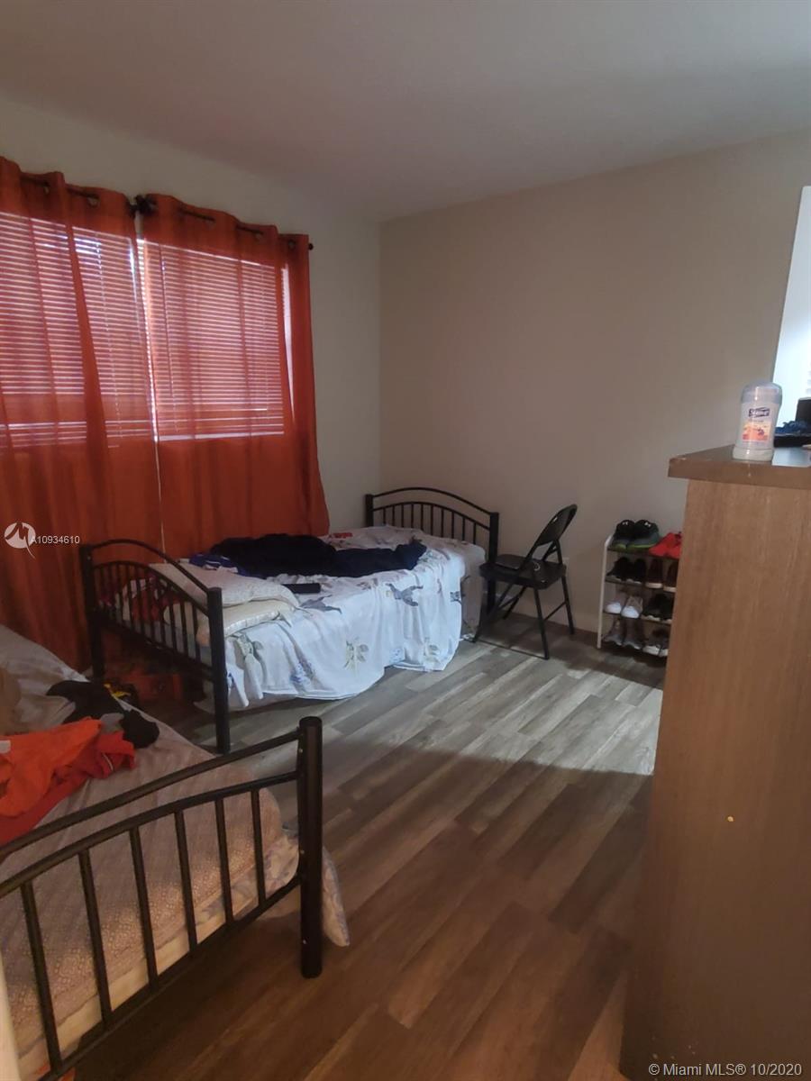 NORTH HOLLYWOOD - Residential Income