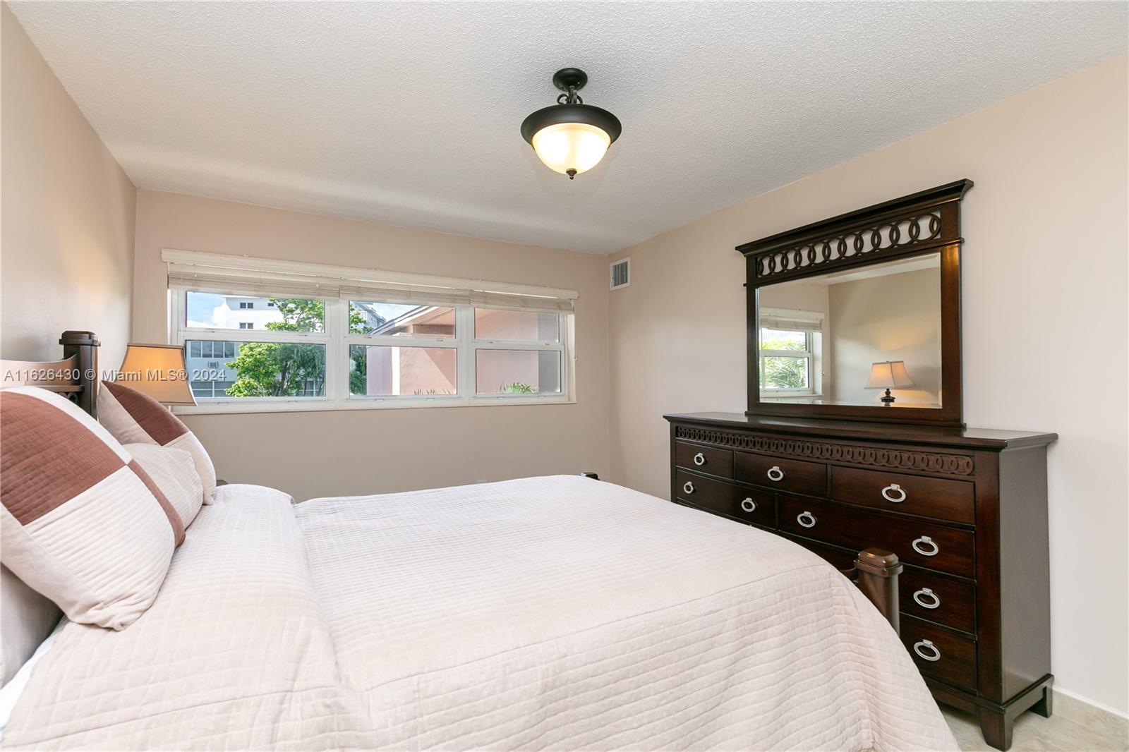 AMBASSADOR SOUTH CO-OP - Residential