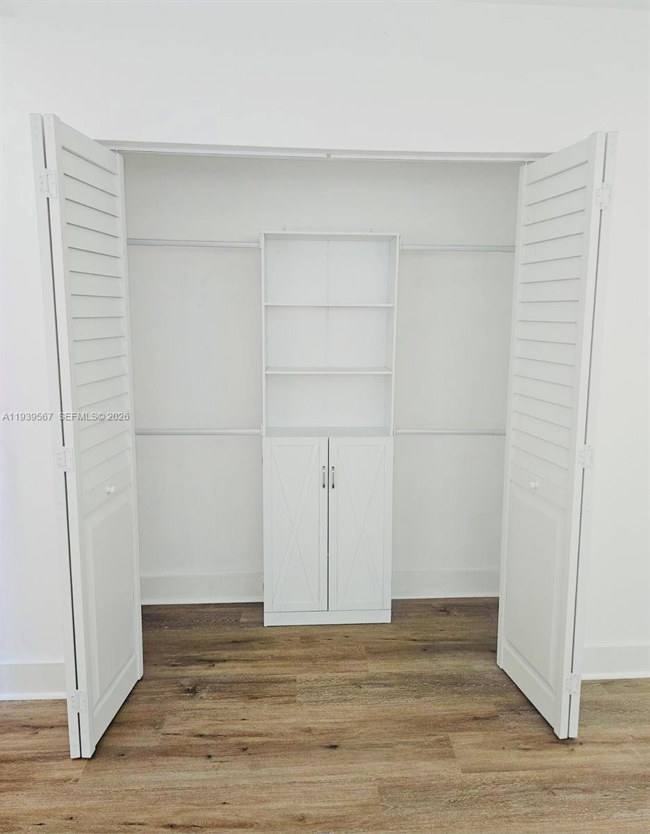 SKY LAKE GARDENS NO 4 CON - Residential