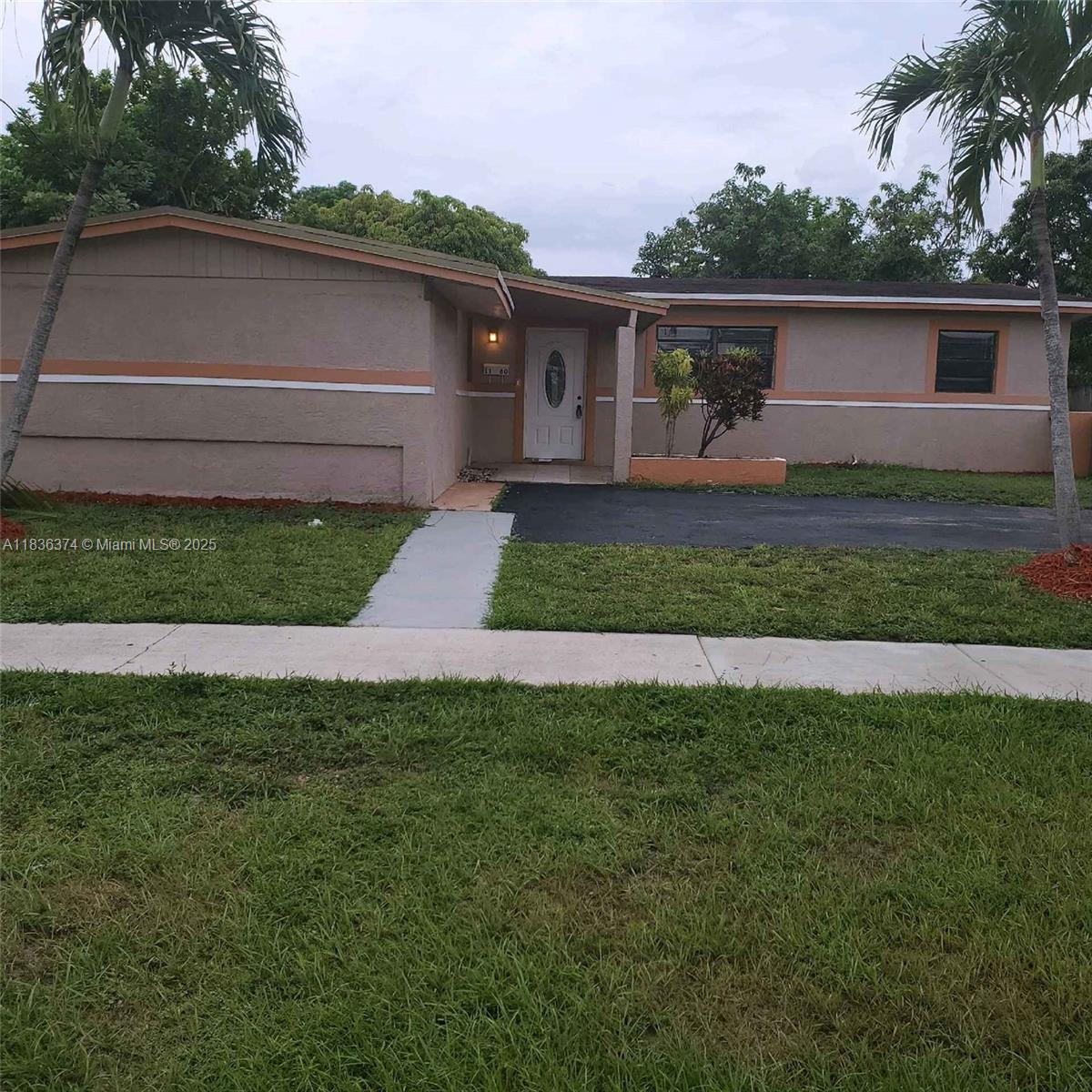 1160 NW 47th Ave, Lauderhill, FL, 33313/$428,000 1 1160 NW 47th Ave