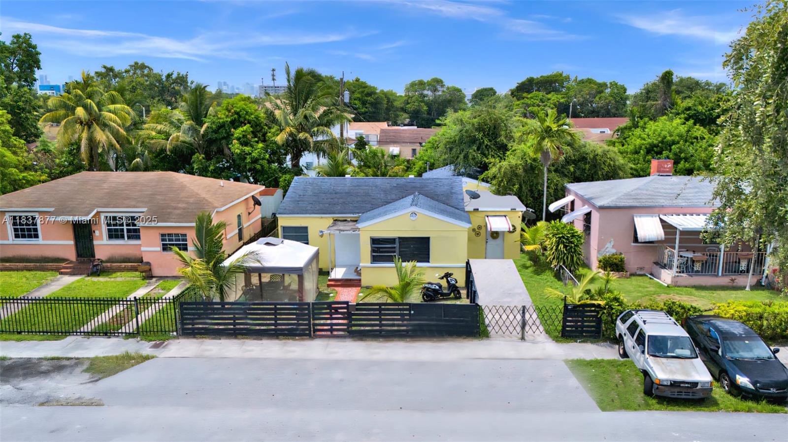 1042 NW 76th St