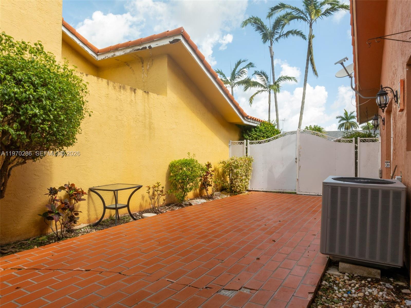 THE CEDARS OF KENDALL - Residential