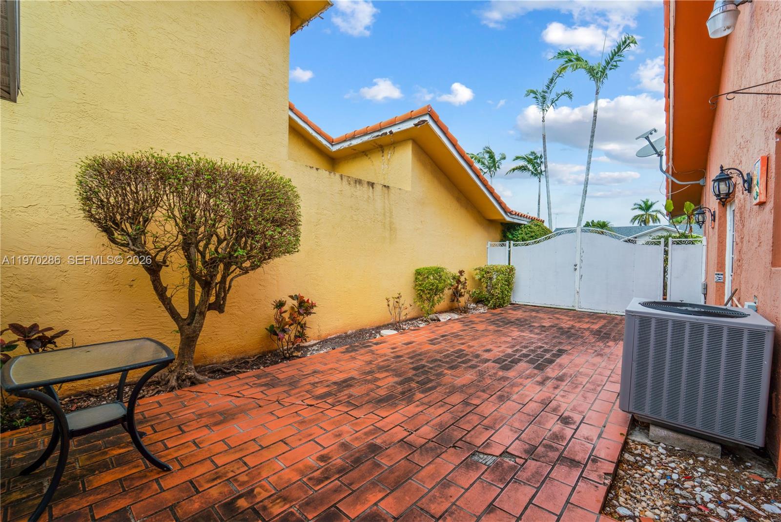 THE CEDARS OF KENDALL - Residential