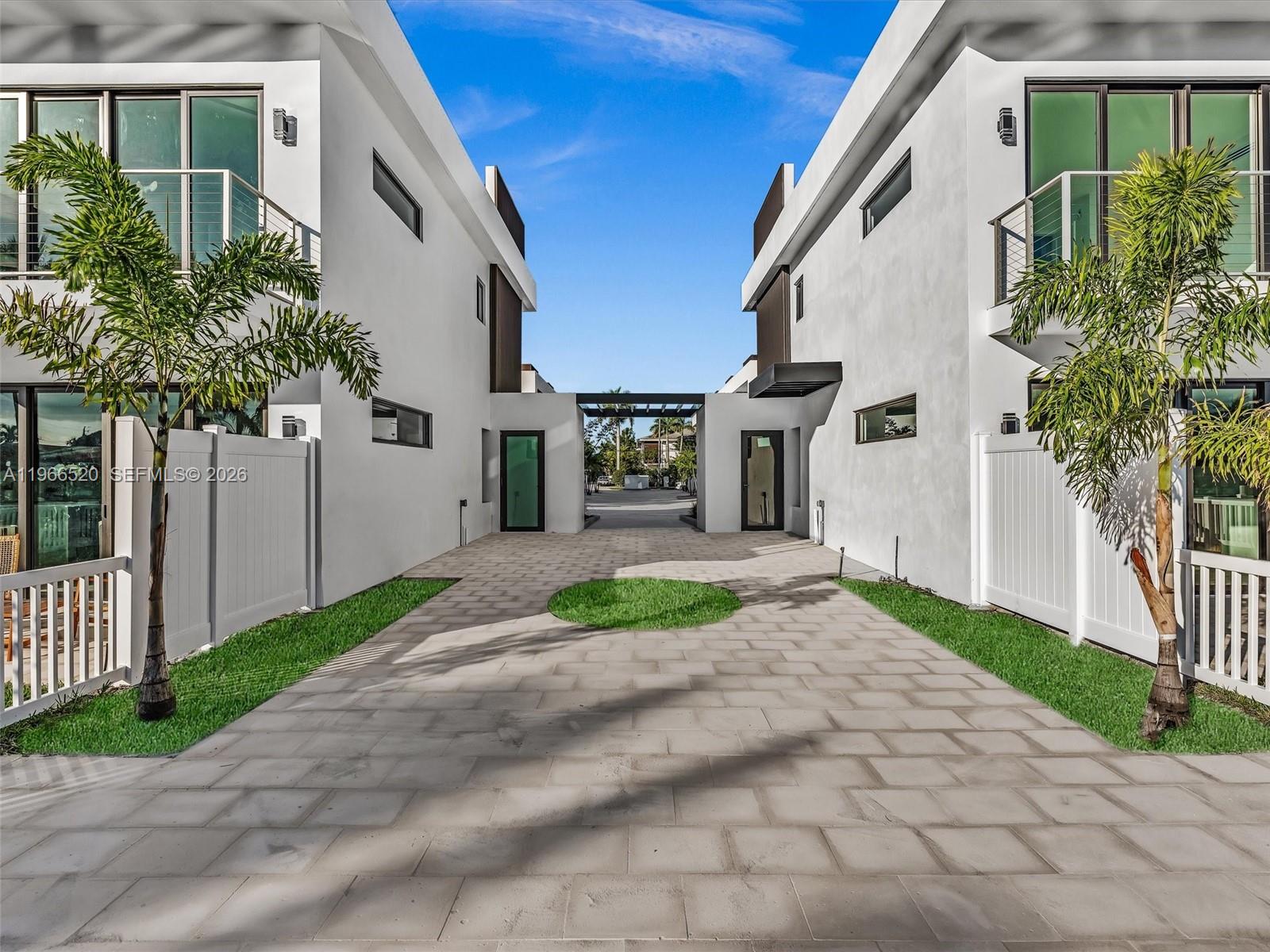 H20 DANIA BEACH - Residential