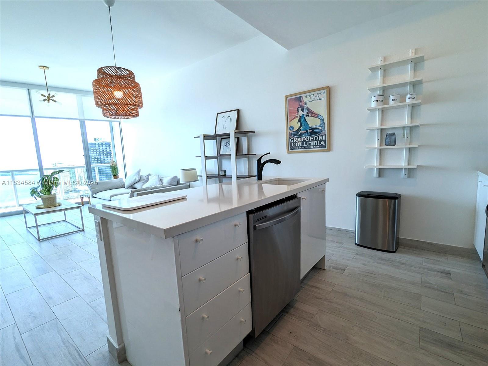 888 Biscayne Blvd 4702