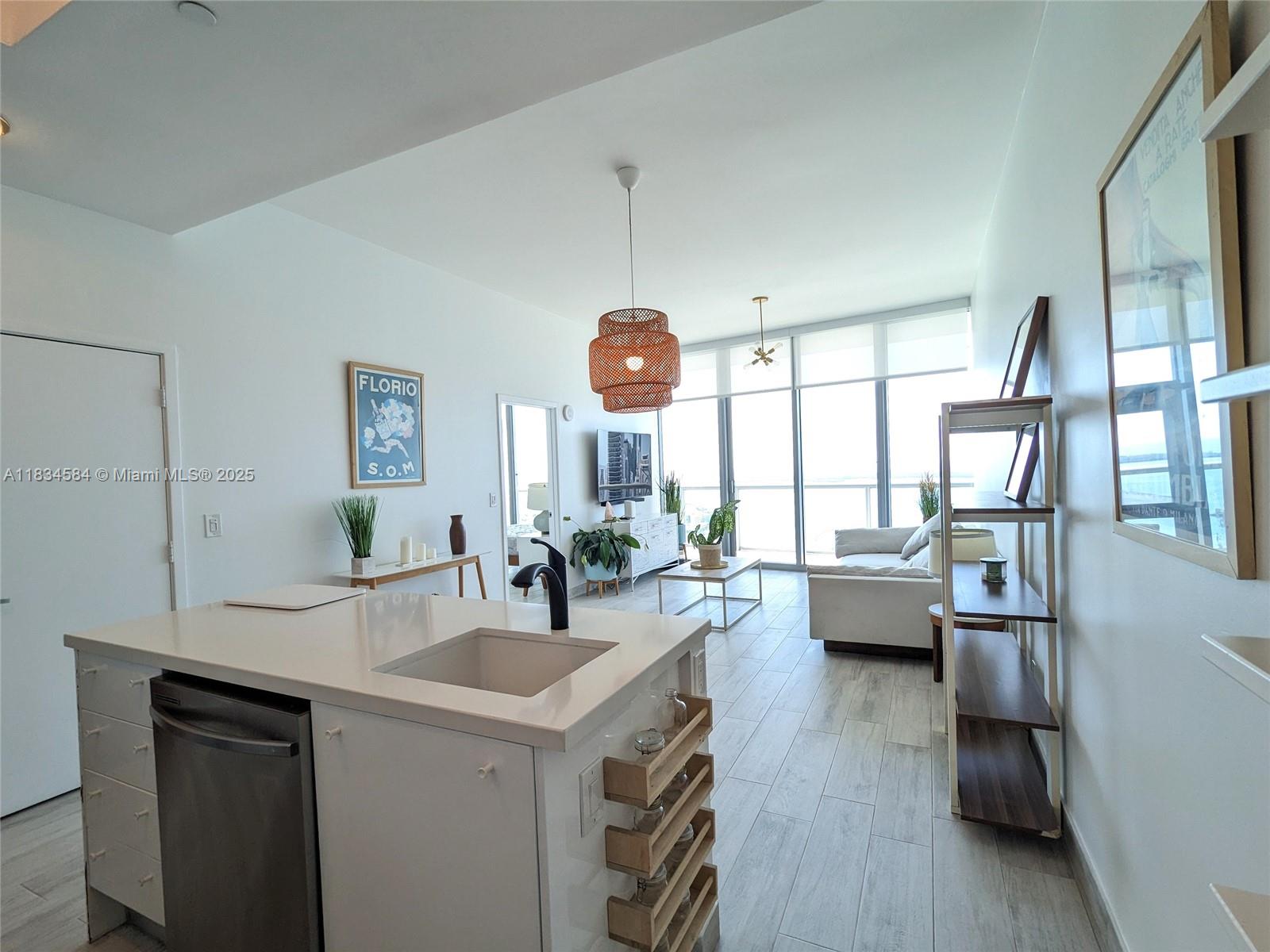 888 Biscayne Blvd 4702