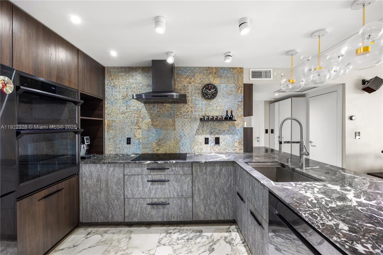 20379 W Country Club Dr 2333