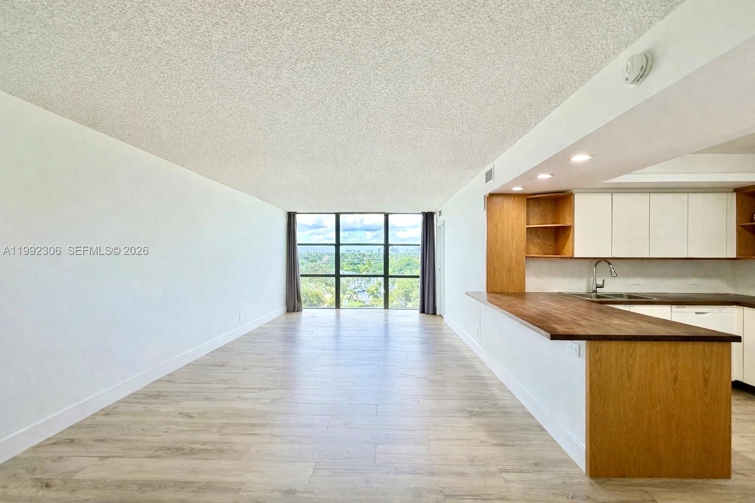 1000 Parkview Dr 723