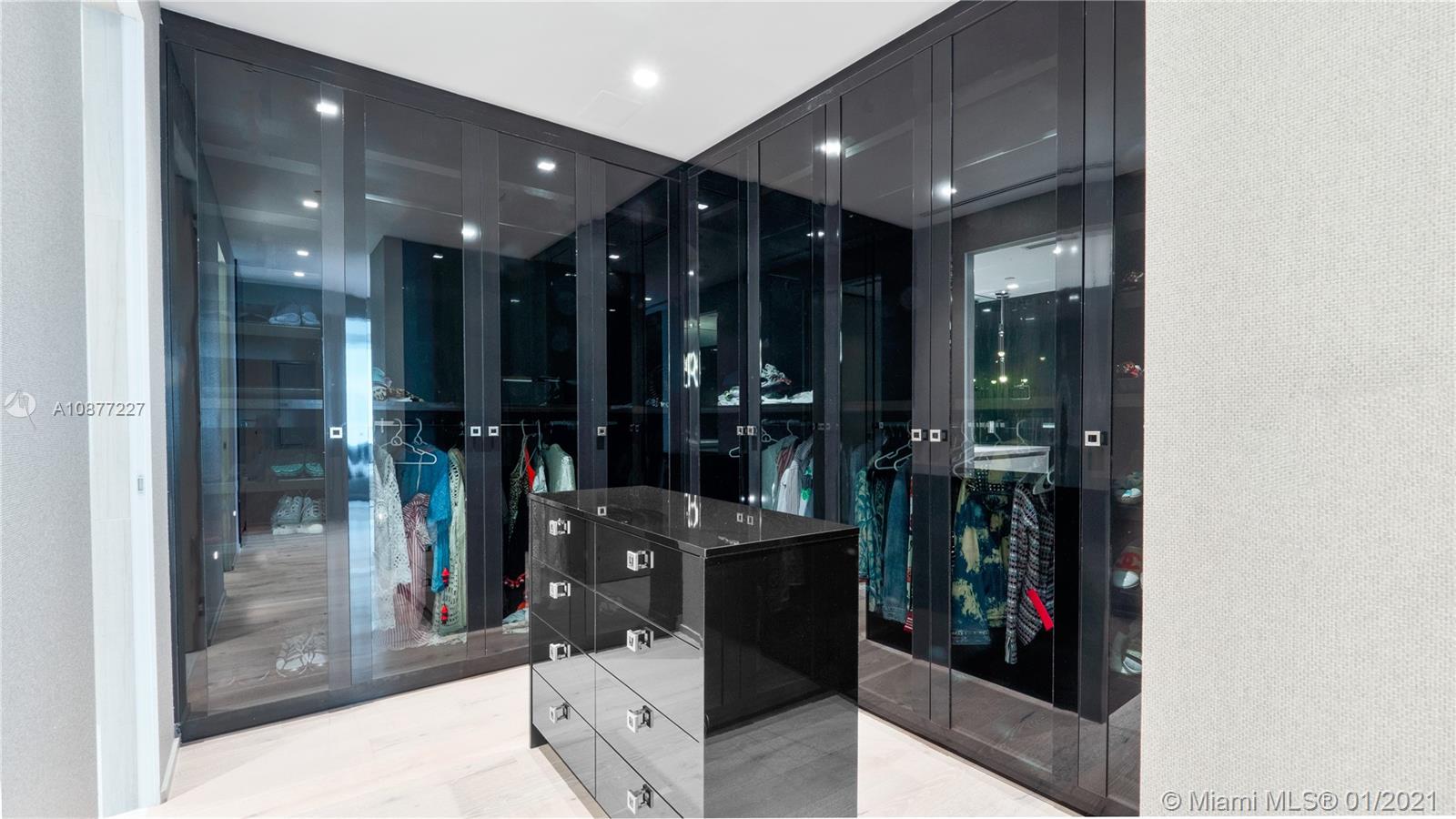 OCEANA BAL HARBOUR CONDO - Residential