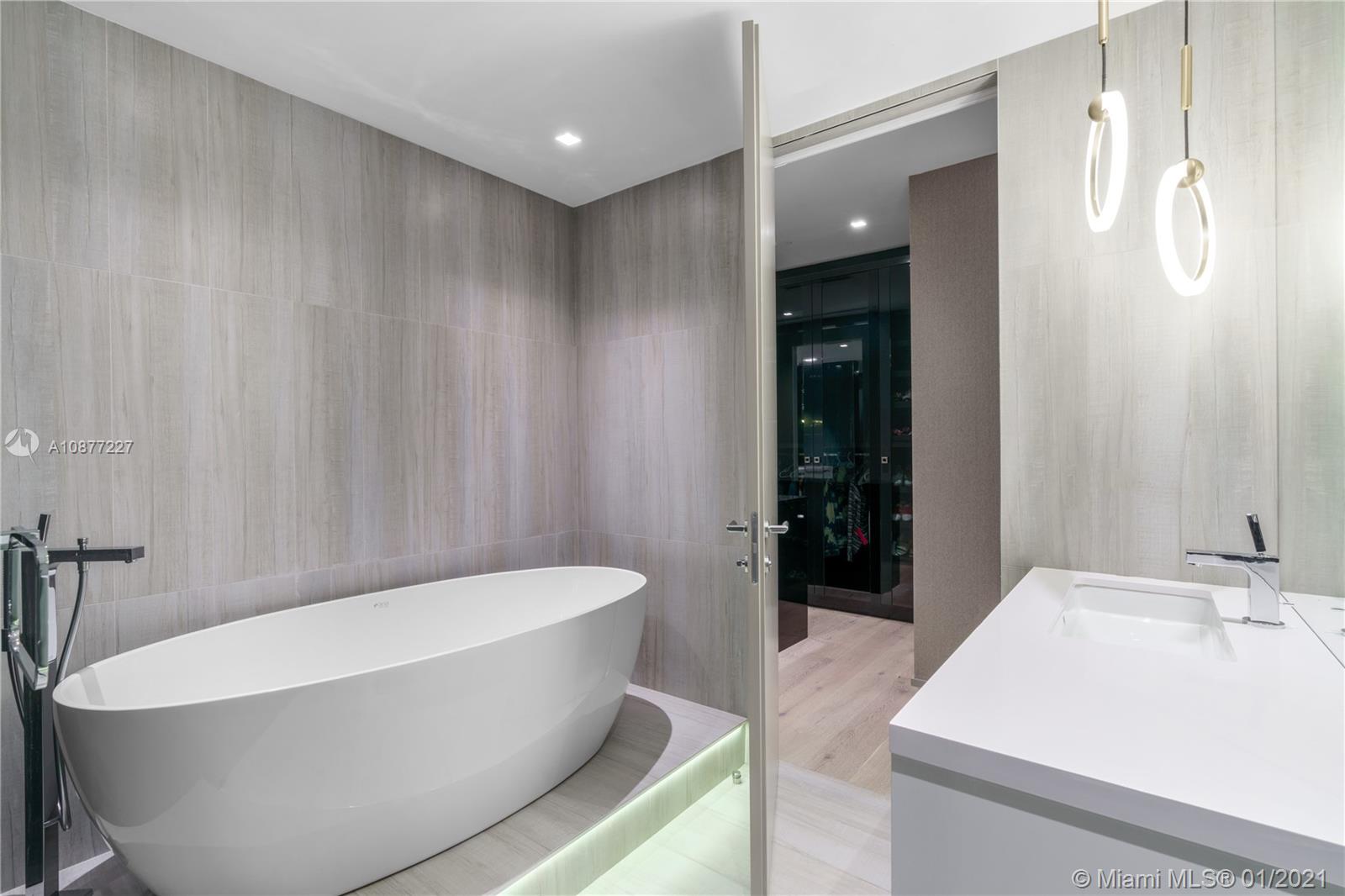 OCEANA BAL HARBOUR CONDO - Residential