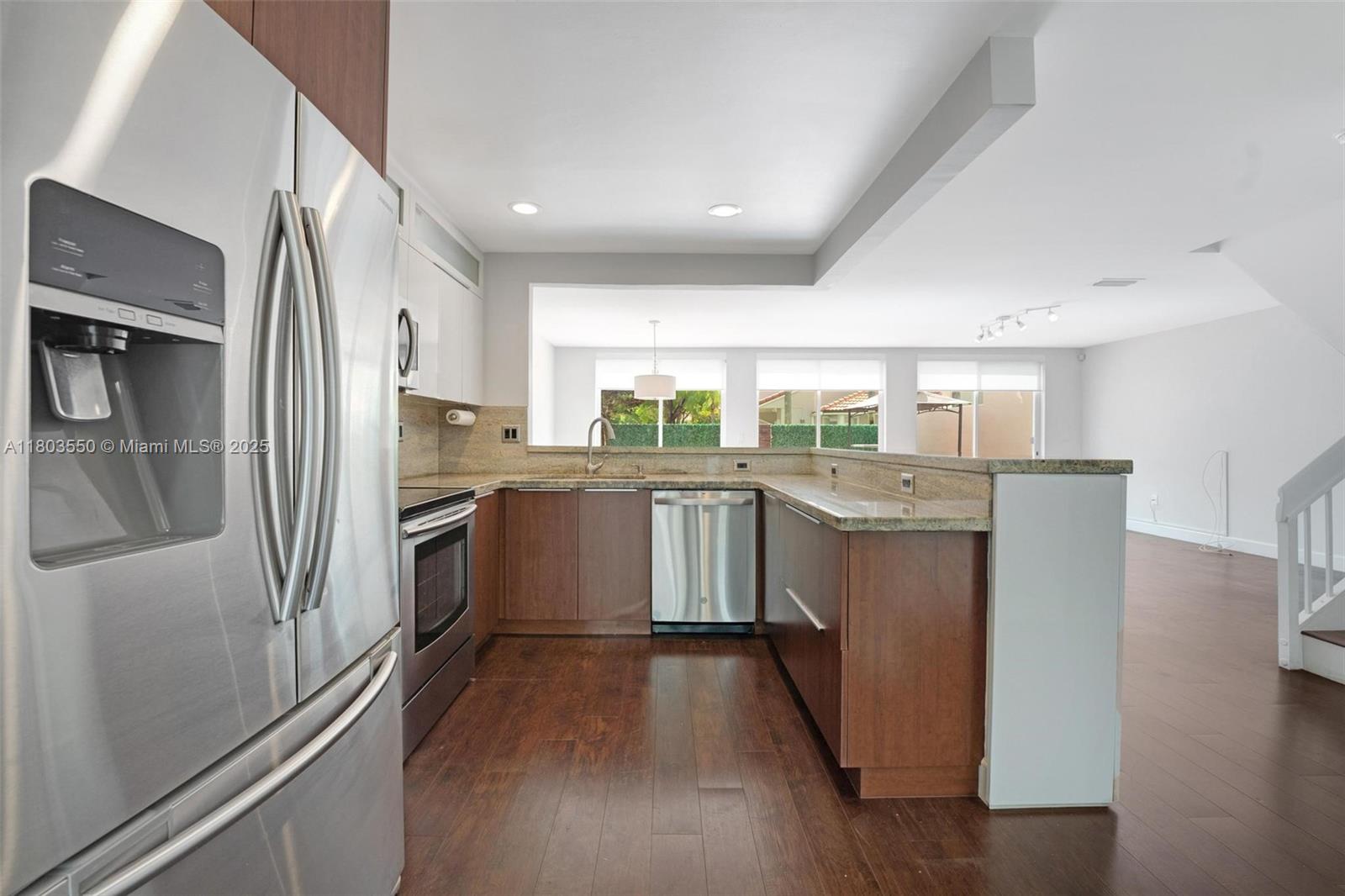 10032 NW 43rd Ter