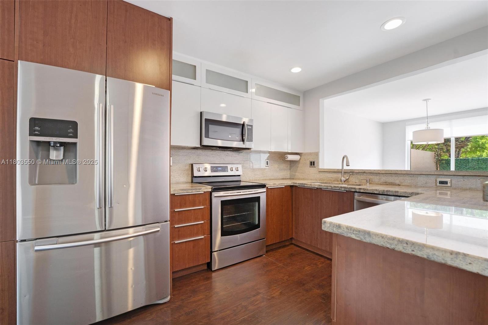 10032 NW 43rd Ter