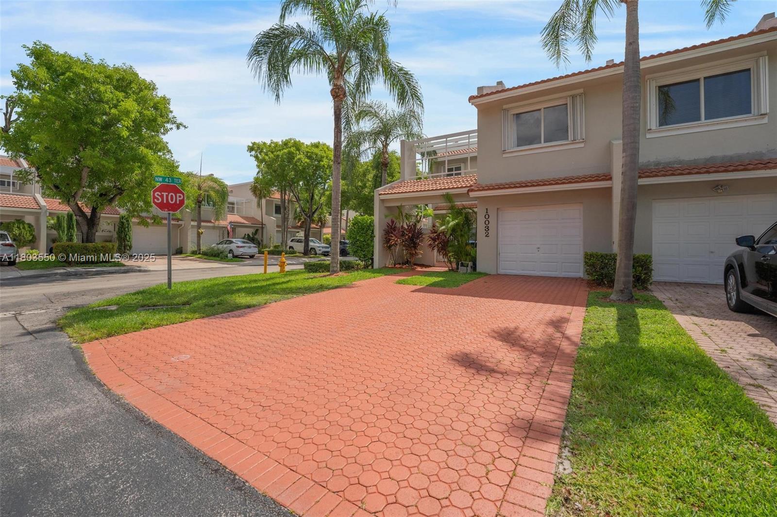 10032 NW 43rd Ter