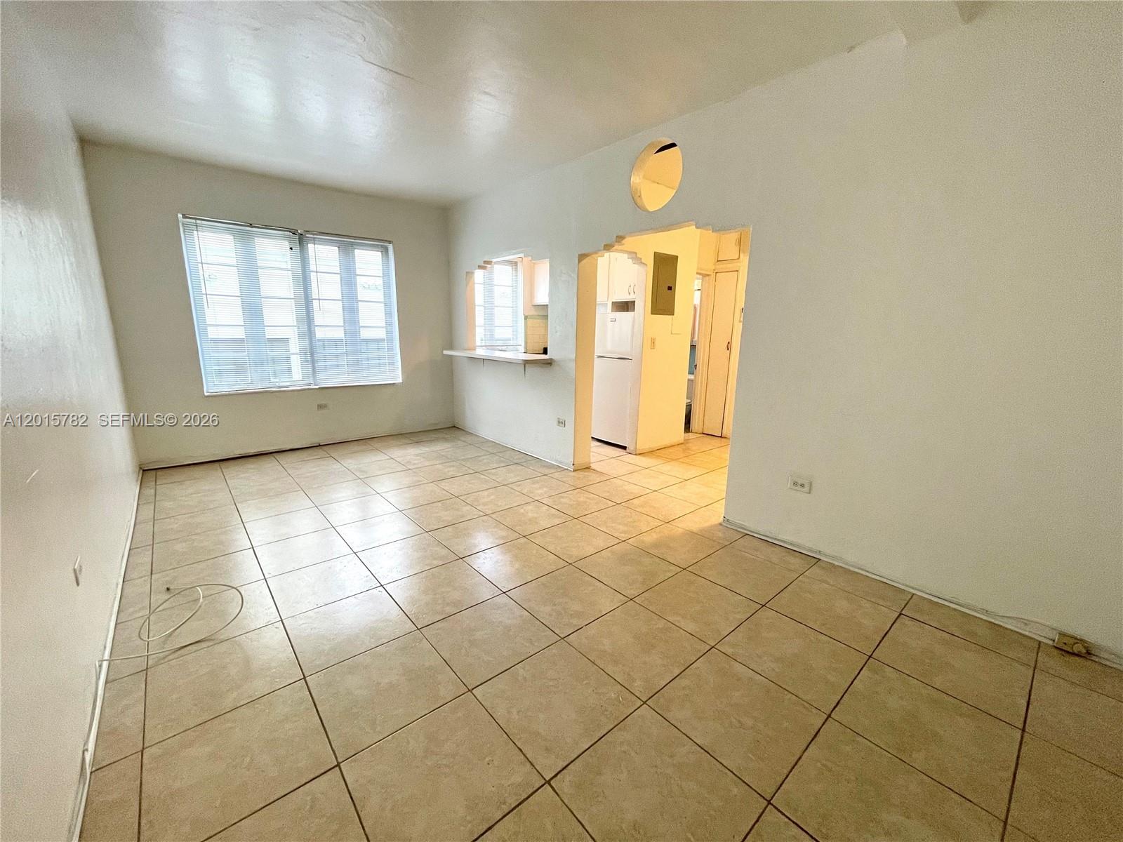 901 Collins Ave 103