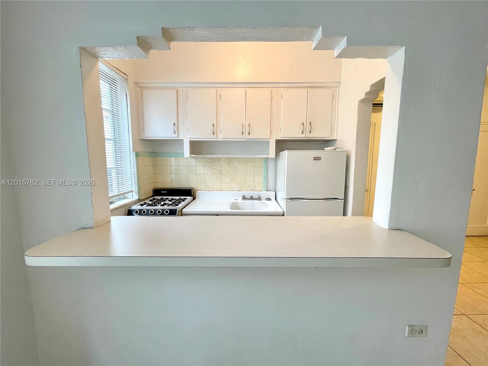 901 Collins Ave 103