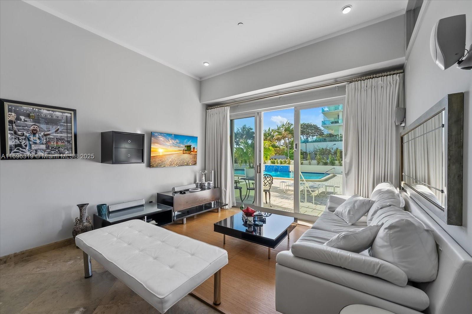 THE COLLINS CONDO - Residential