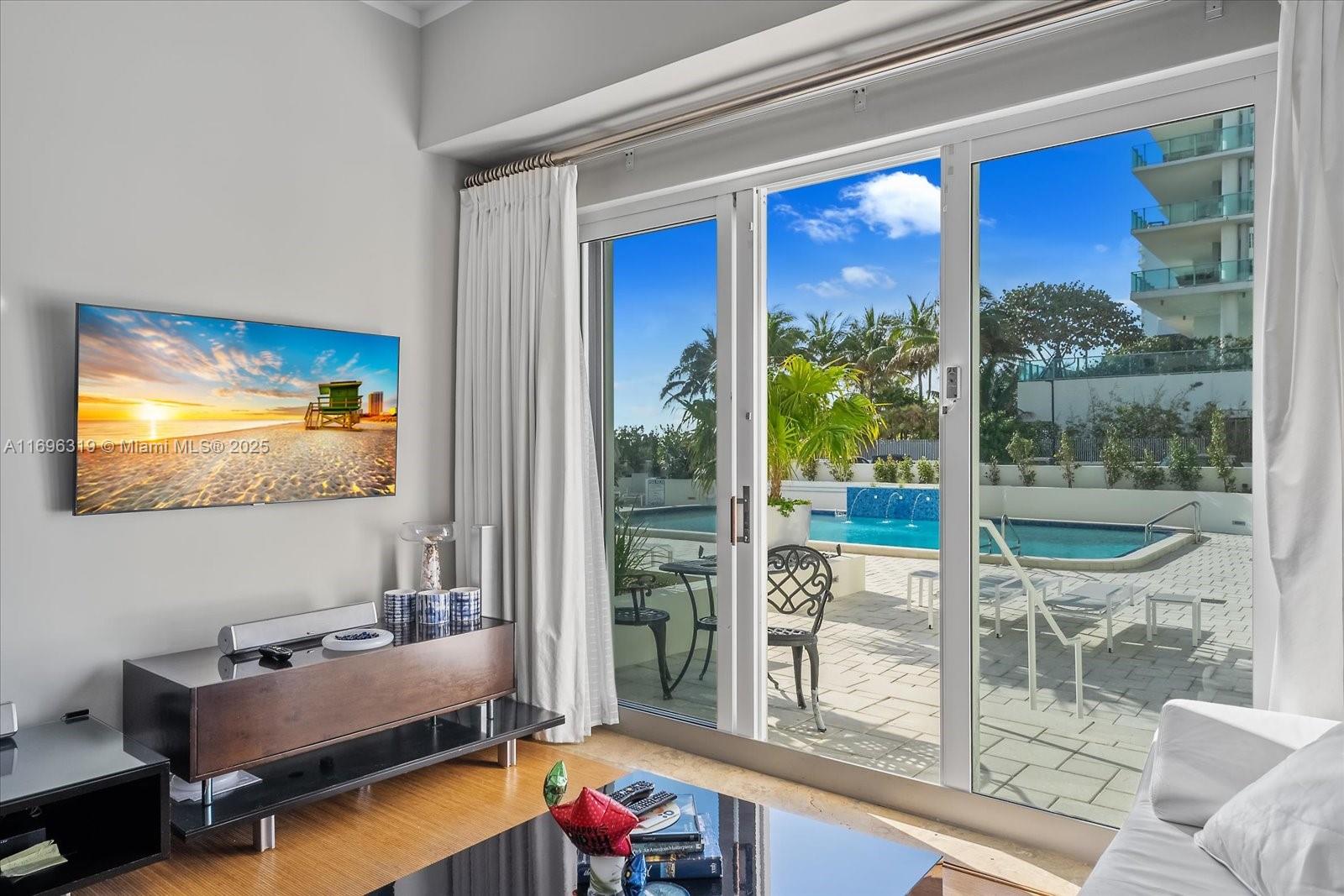 THE COLLINS CONDO - Residential