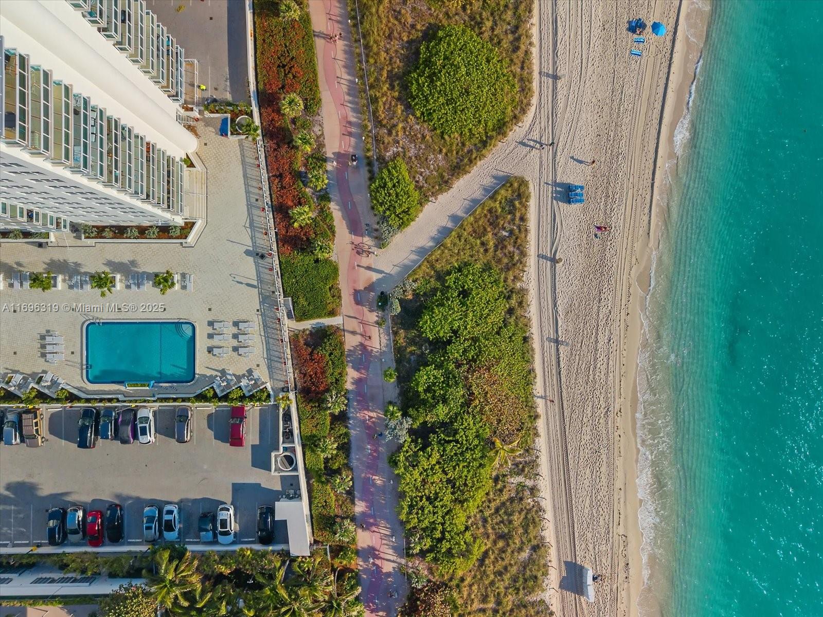 THE COLLINS CONDO - Residential