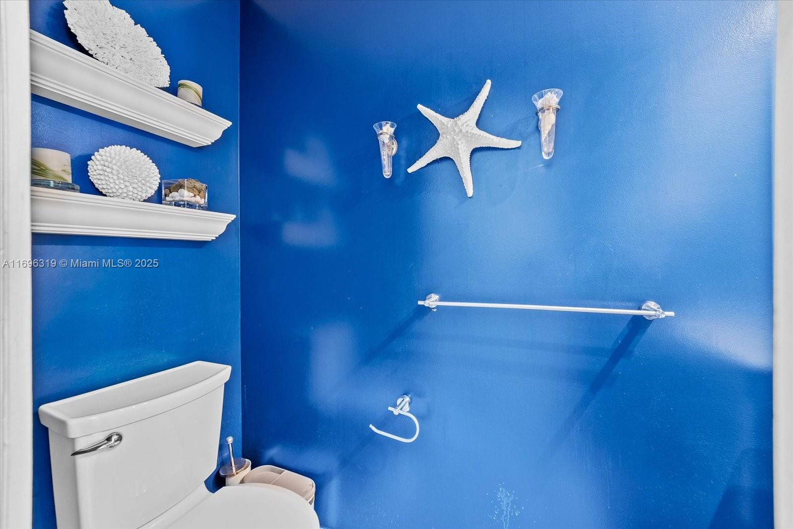 THE COLLINS CONDO - Residential