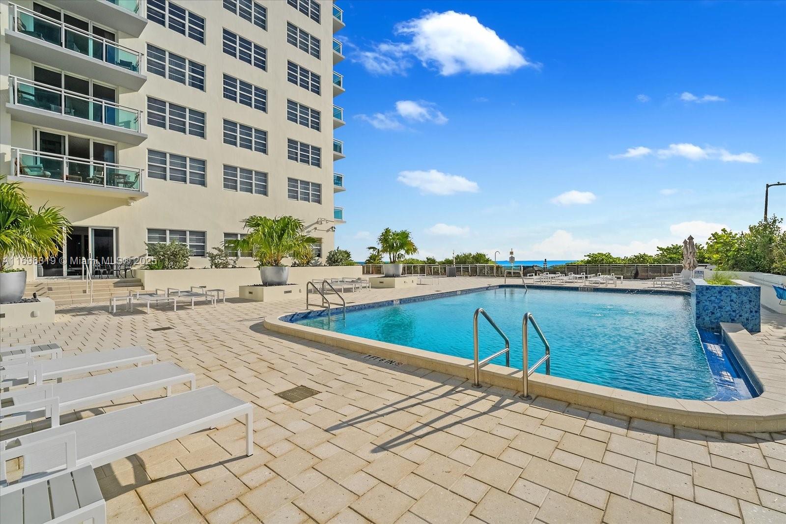 THE COLLINS CONDO - Residential