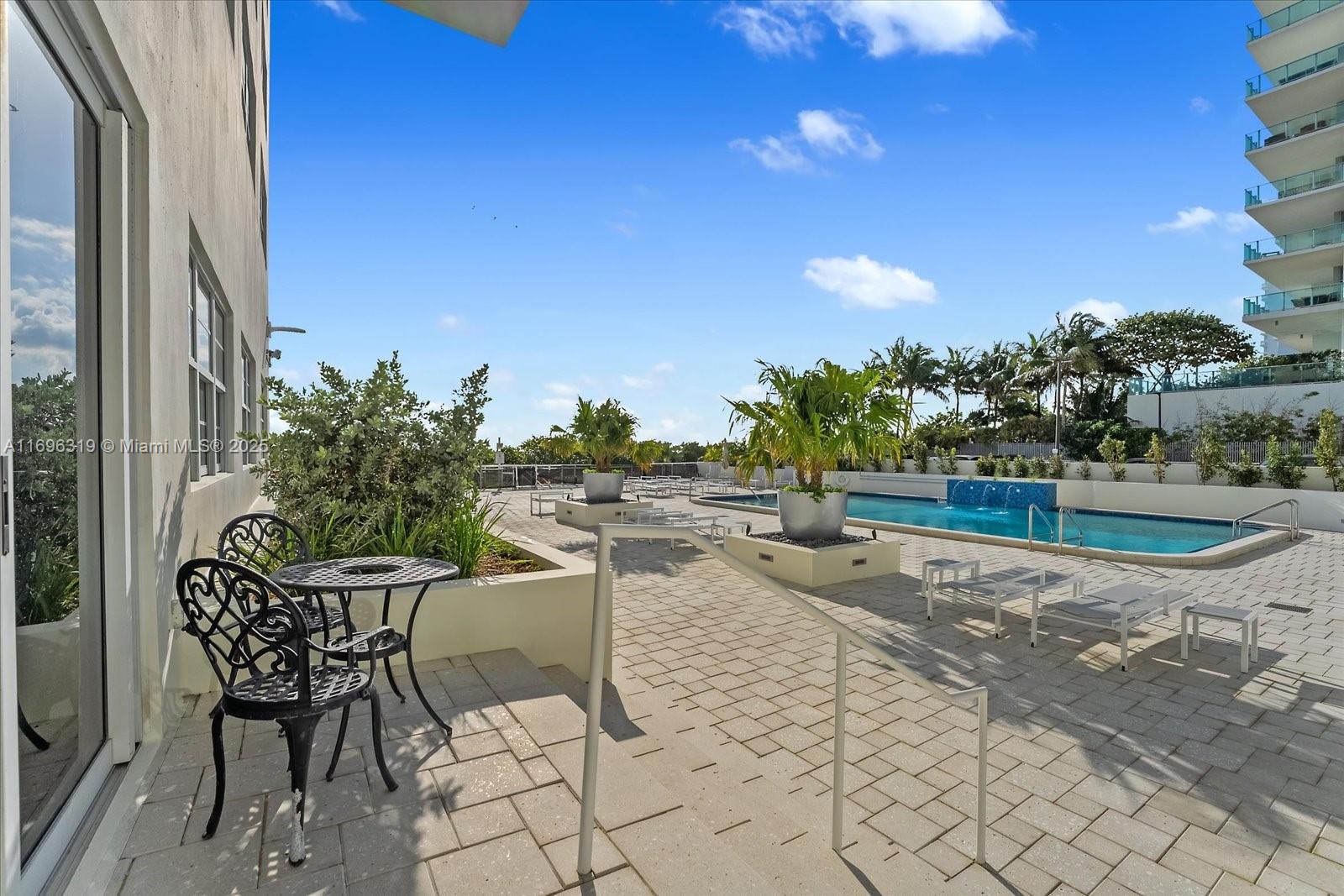 THE COLLINS CONDO - Residential