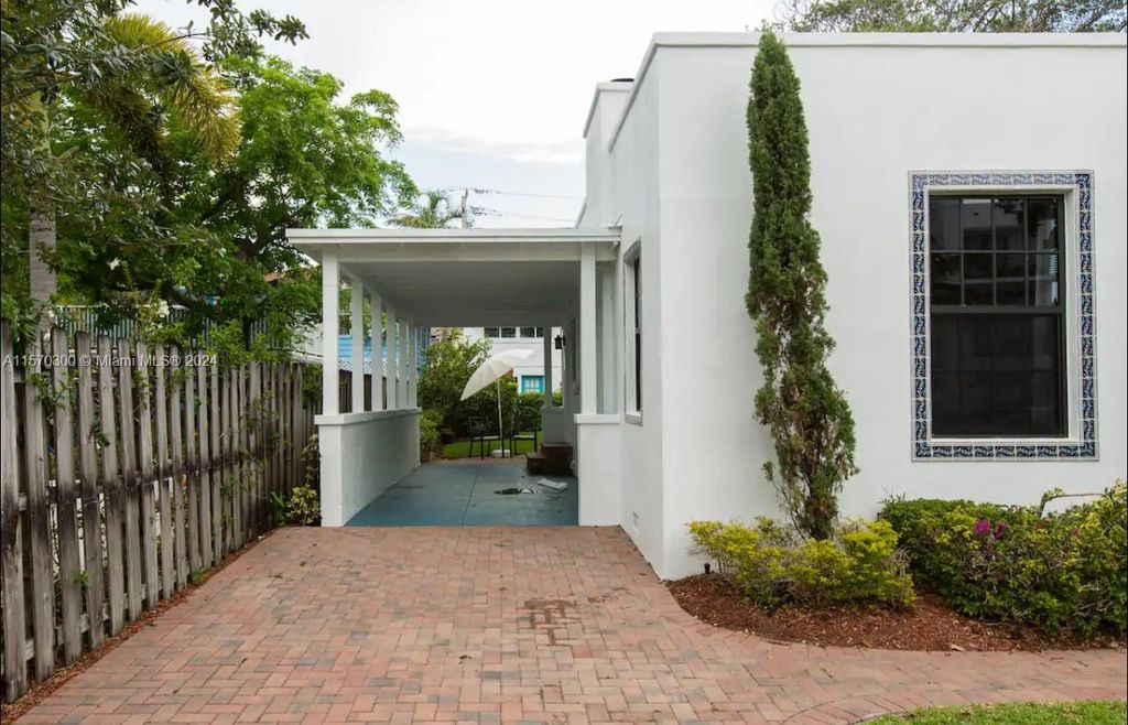 Photo of 1407 SE 2nd St, Fort Lauderdale, FL 33301 (MLS # A11570300)