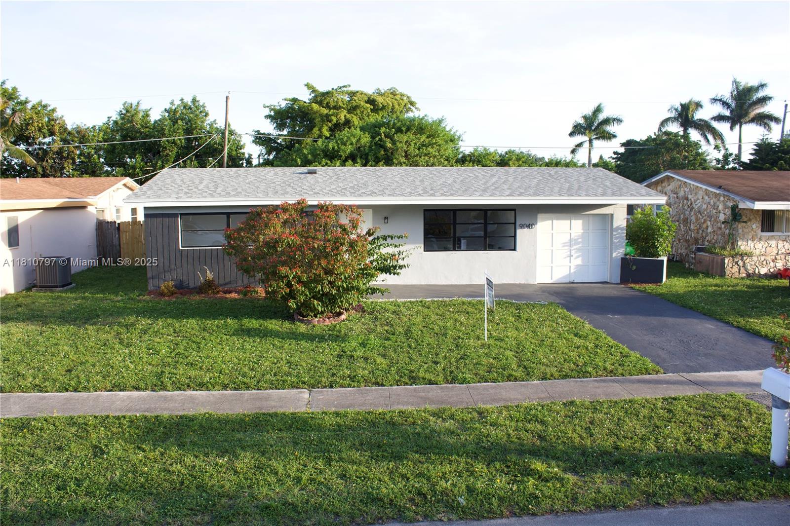 Property for Sale at 9040 Nw 26th Place Sunrise Golf Village, Sunrise, Miami-Dade County, Florida - Bedrooms: 3 
Bathrooms: 2  - $469,000